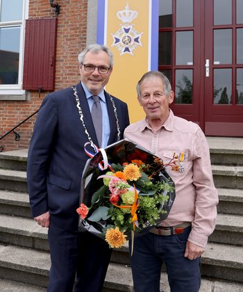 De heer Zeeman en burgemeester Jan Kottelenberg.